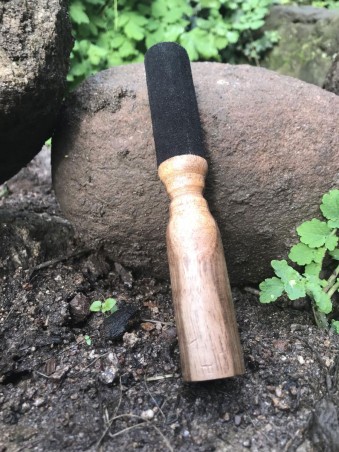 Stick bois et cuir pour bol chantant