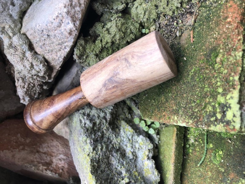 Stick bois et cuir pour bols tibétains