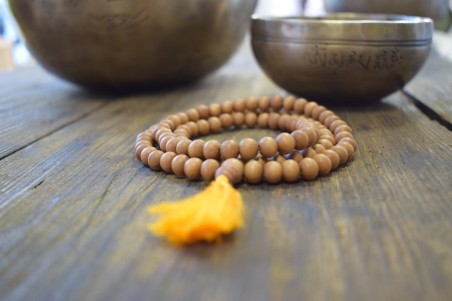Mala tibétain en bois de santal 8 mm - Equit Zen