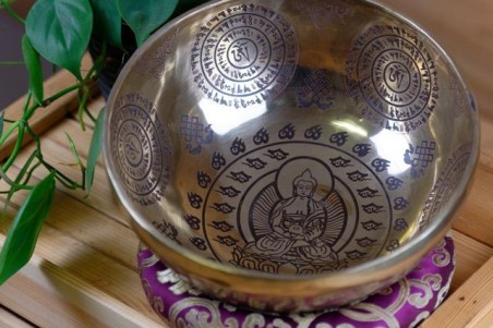 Bol tibétain gravé 27 cm  Bouddha médecine