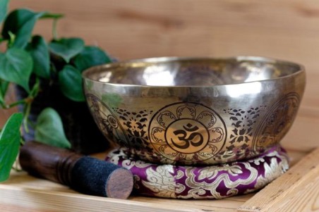 Bol tibétain gravé 27 cm  Bouddha médecine