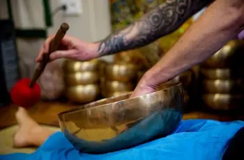 Séance de massage sonore au bol tibétain